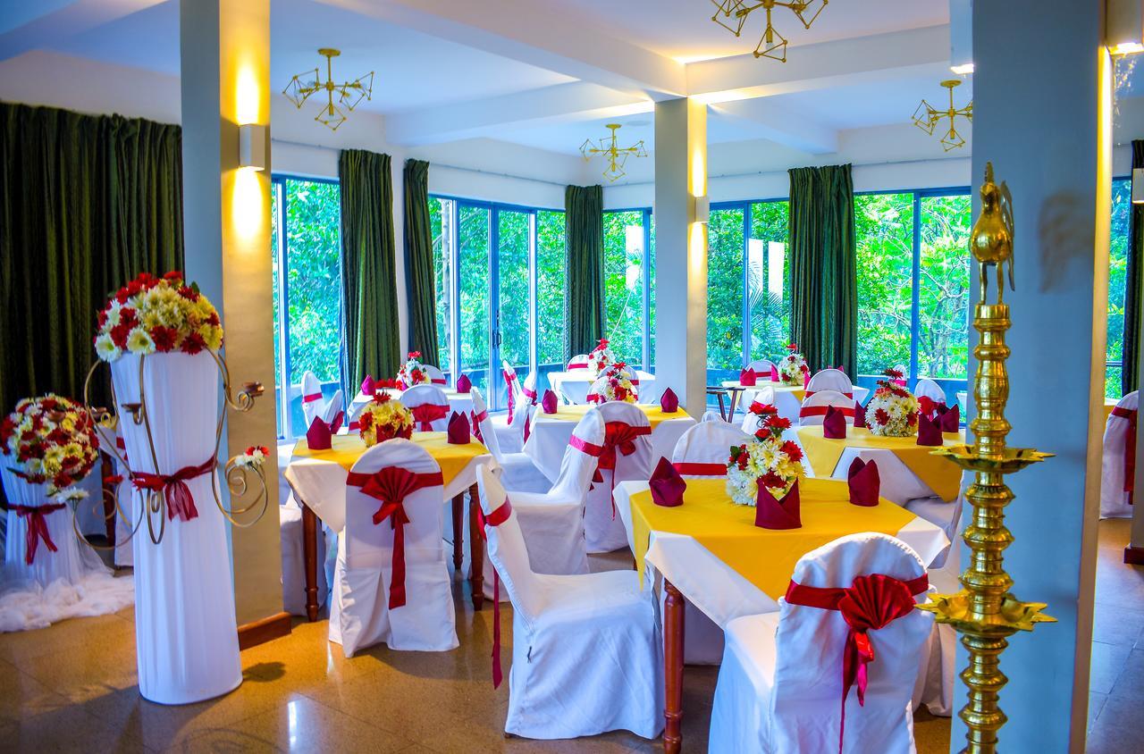 Brookside Resort By Earl'S Kandy Esterno foto