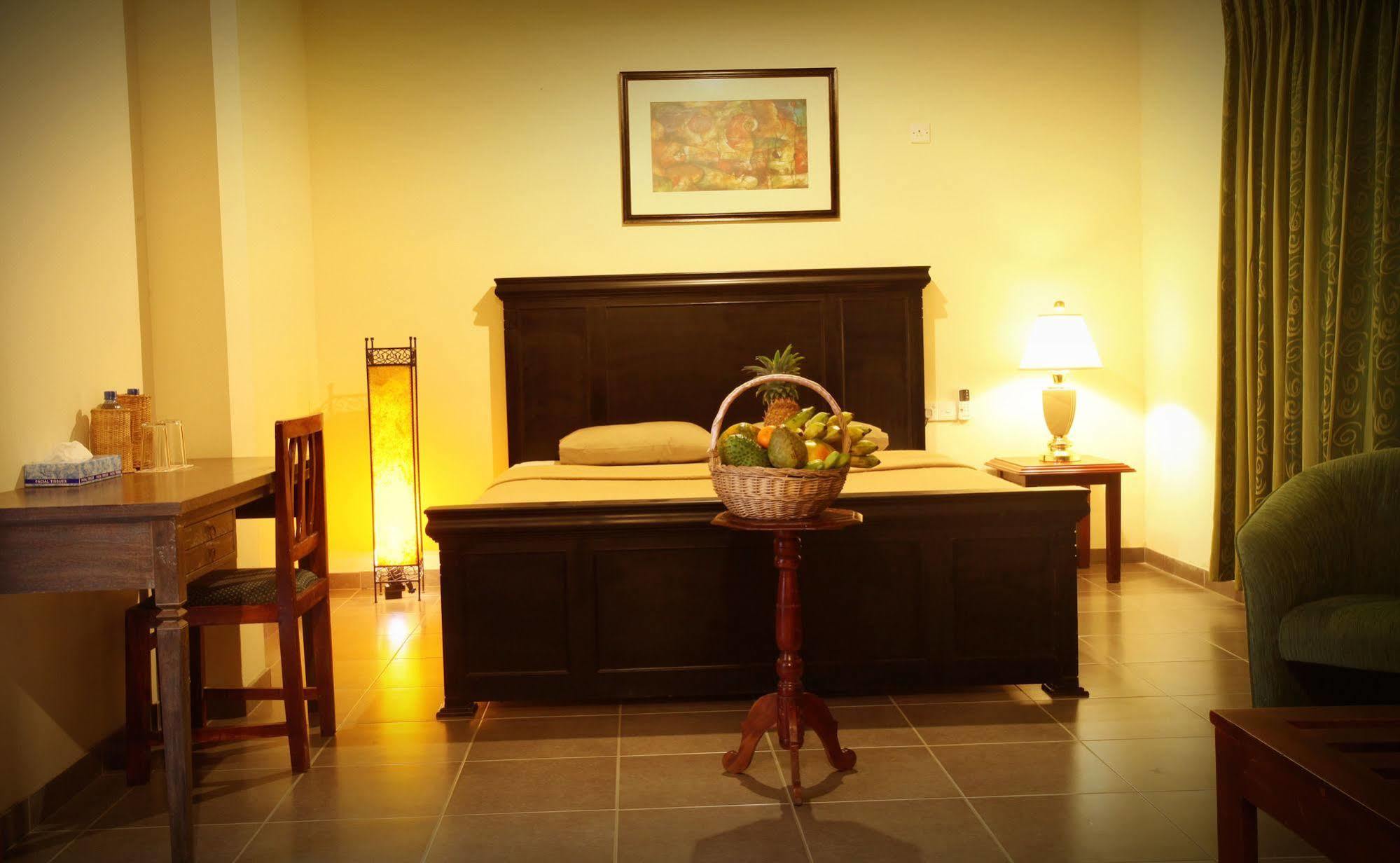 Brookside Resort By Earl'S Kandy Esterno foto